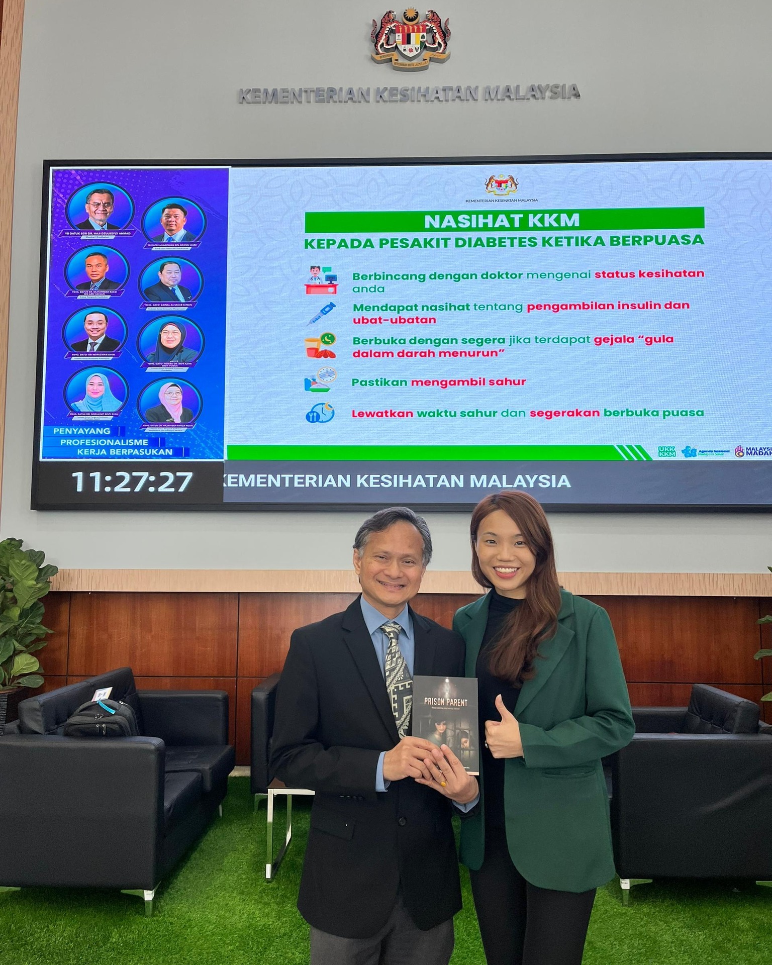 Dr Elaine Loo at a community engagement event