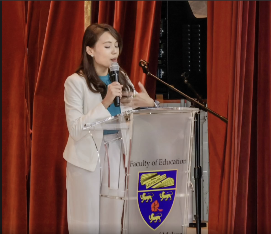 Dr Elaine Loo presenting at a community talk