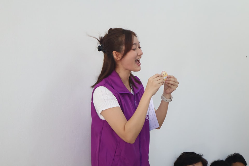 Dr Elaine Loo engaging with educators and parents