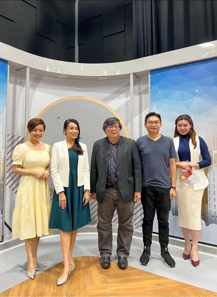 Dr Elaine Loo hosting a parenting education session
