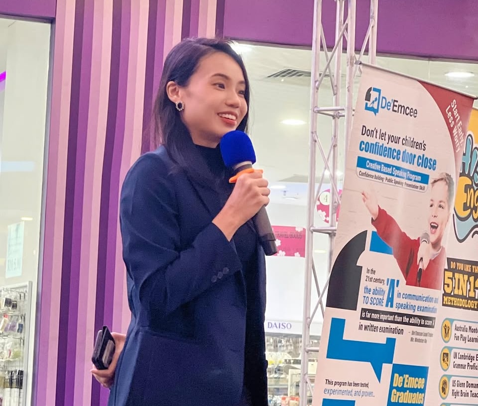 Dr Elaine Loo at a public education workshop